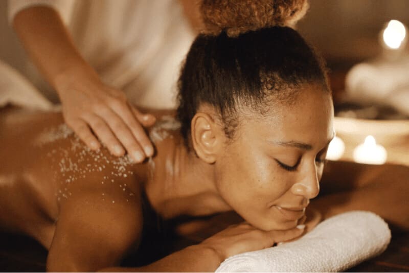 Read more about the article 5 Essential Tips for Choosing the Right Massage Therapy Classes